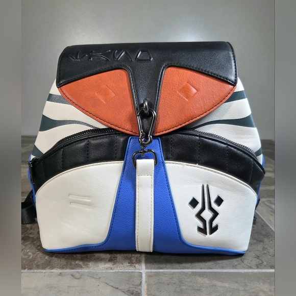 HEROES & VILLAINS AHSOKA TANO STAR WARS TROOPER MINI BACKPACK. - Picture 1 of 8
